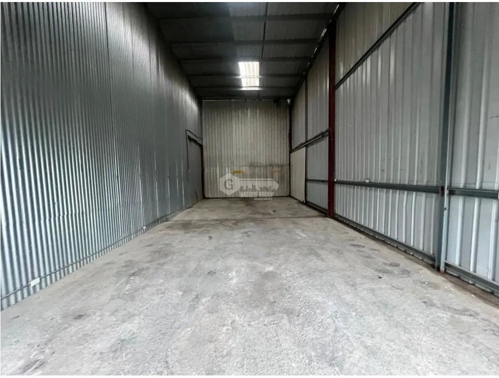 PARQUE INDUSTRIAL MAÑANITAS / 80M / 2 PARKING / ESPACIO AMPLIO