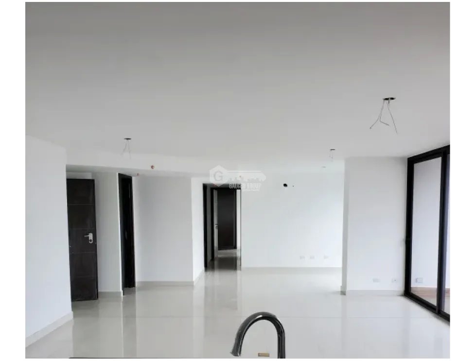 VIA ARGENTINA / PH CARRERAS TOWER / 130M / 3 HABITACION / BALCON