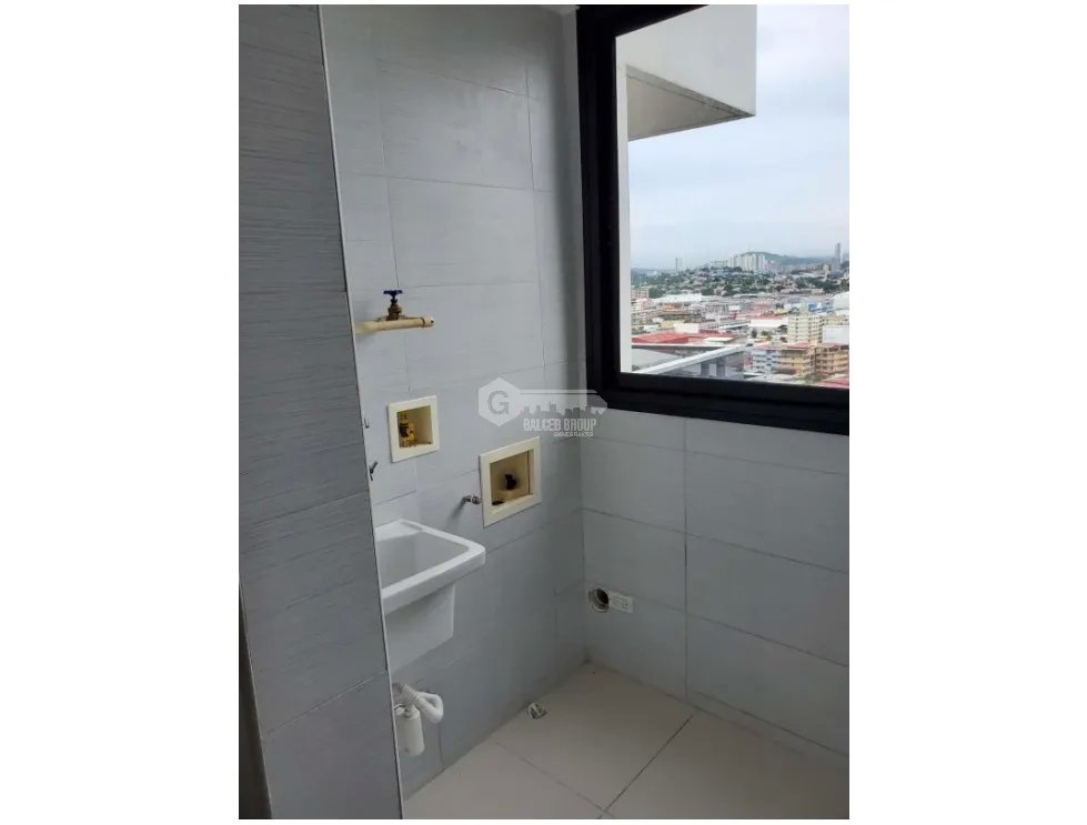 VIA ARGENTINA / PH CARRERAS TOWER / 130M / 3 HABITACION / BALCON