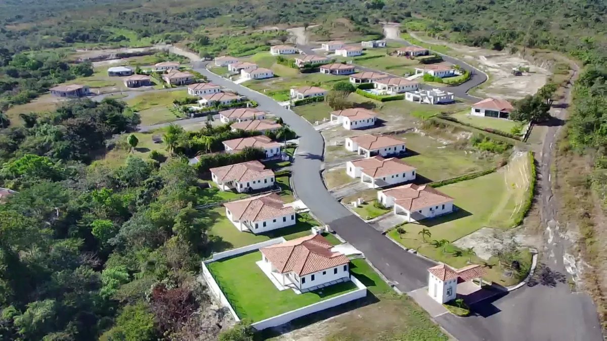Venta de Casa de Campo y Playa en Hacienda Pacífica, San Carlos