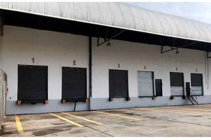 Venta de bodega en Milla 8, Panamá