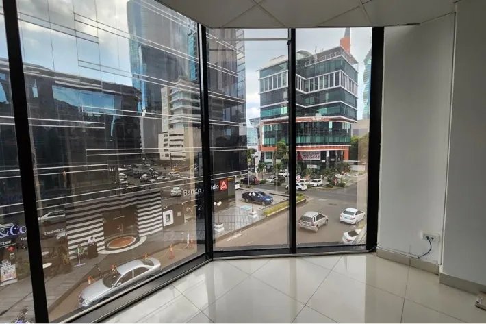 Se alquila oficina en Avenida Samuel Lewis, Obarrio