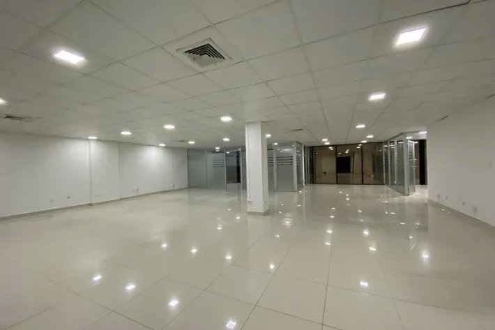 Se alquila oficina en Avenida Samuel Lewis, Obarrio
