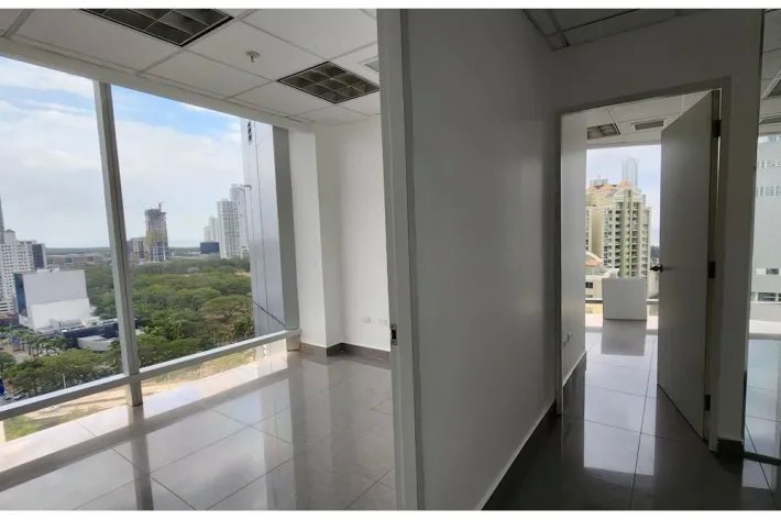 Commercial premises for rent in PH Aseguradora Ancon, Costa del Este