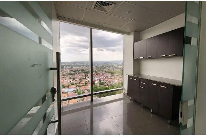 Commercial premises for rent in PH Aseguradora Ancon, Costa del Este