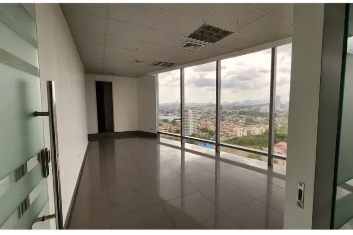 Commercial premises for rent in PH Aseguradora Ancon, Costa del Este