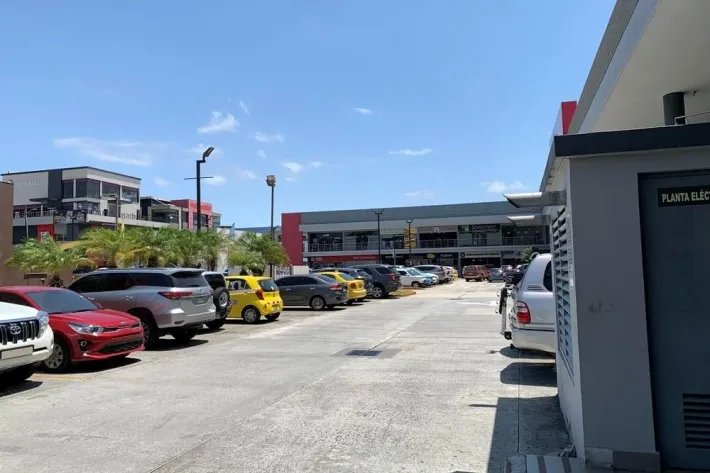 Local comercial en alquiler en Centennial Plaza