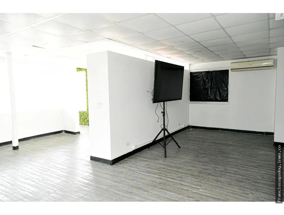 Edificio Comercial en Alquiler