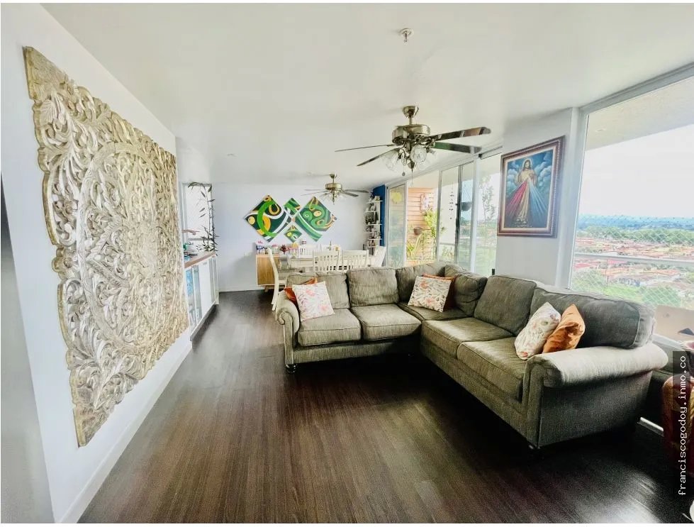 SE VENDE BELLO APARTAMENTO EN VILLA LUCRE LINDO EDIFICIO - USD 255,000