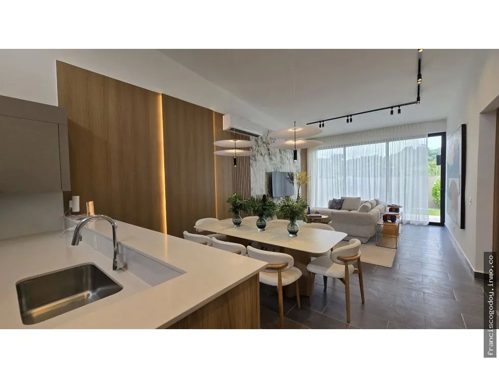 Single Family House for sale in Condado del Rey