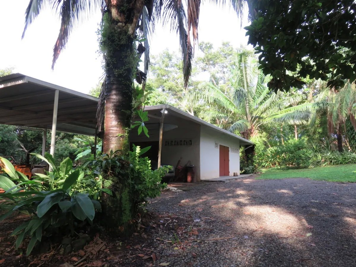 Península privada con casa y acceso al mar en Boca Chica