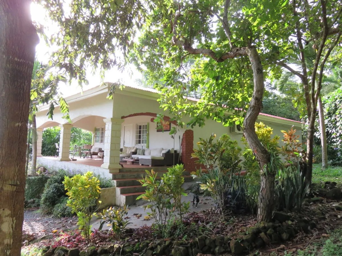 Península privada con casa y acceso al mar en Boca Chica