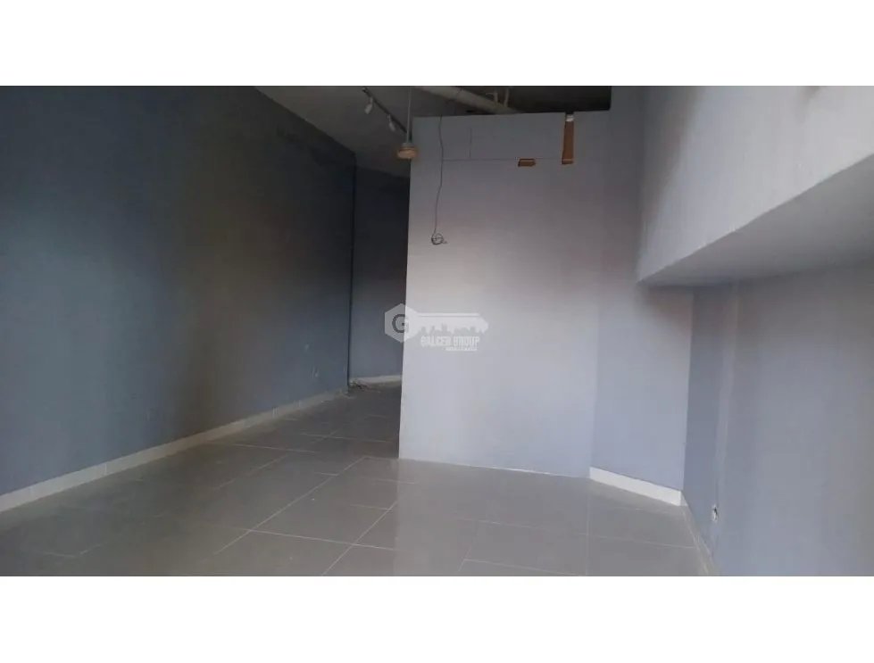 LOCAL / AVENIDA LA PULIDA / PH RIO PLAZA / 55 M2 / VACIO