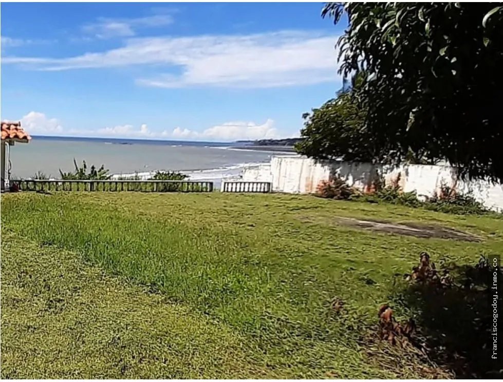 Terreno Frente al Mar en Playa Coronado