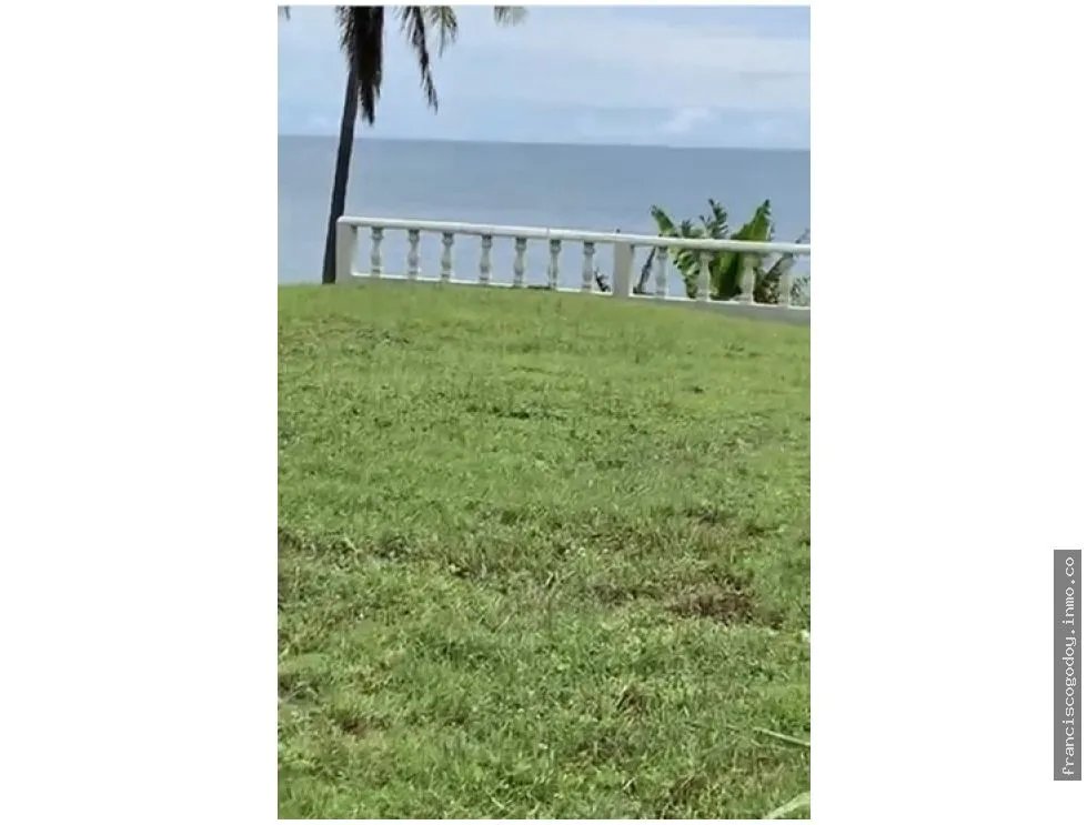 Terreno Frente al Mar en Playa Coronado