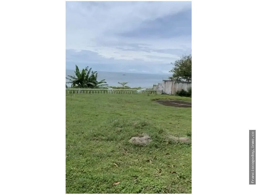 Terreno Frente al Mar en Playa Coronado