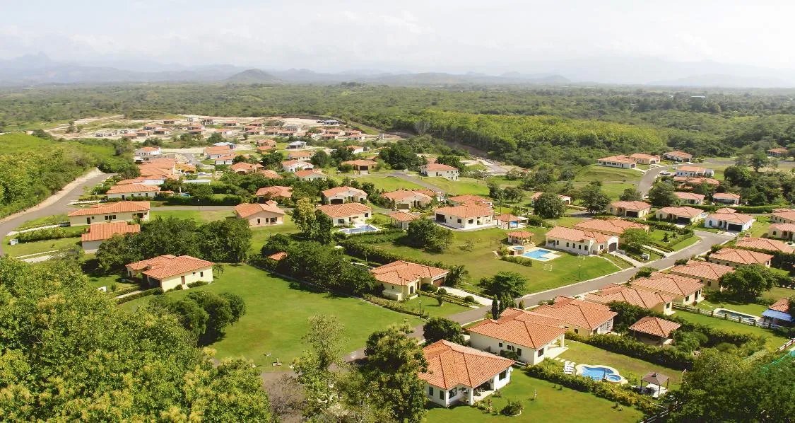 Venta de Casa de Campo y Playa en Hacienda Pacífica, San Carlos