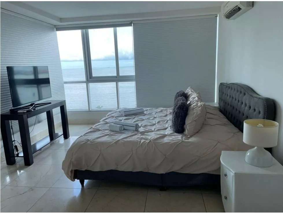 Alquiler de Apartamento Amoblado en PH Villa del Mar  Av. Balboa