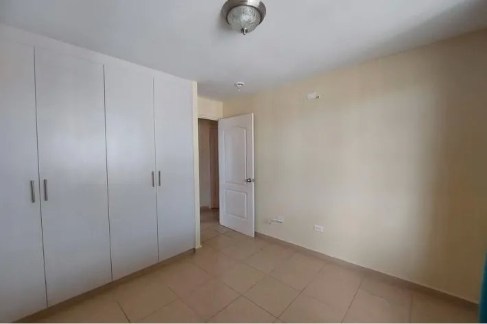 Se vende casa de esquina en Brisas del Golf, Arraiján