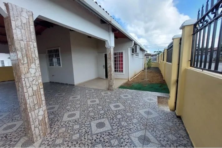 Se vende casa de esquina en Brisas del Golf, Arraiján
