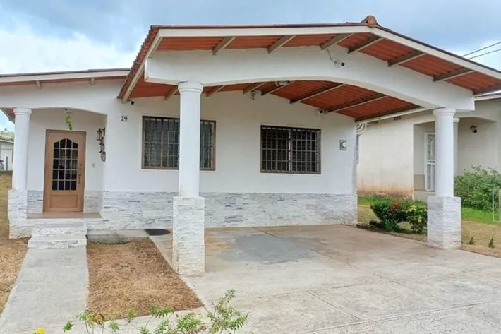 Se vende casa en Burunga, Colinas del Sol, Panamá Oeste