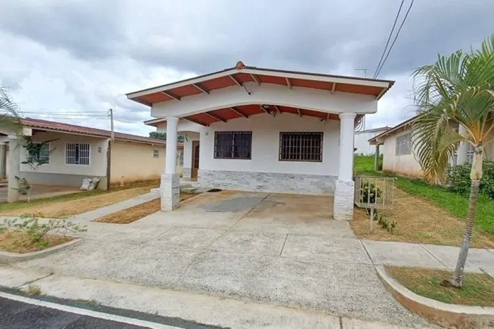 Se vende casa en Burunga, Colinas del Sol, Panamá Oeste