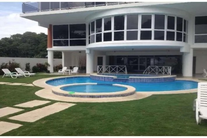 Venta de apartamento en PH Miramar Loft, Playa Farallón, Coclé
