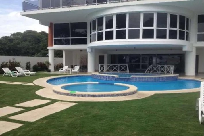 Venta de apartamento en PH Miramar Loft, Playa Farallón, Coclé
