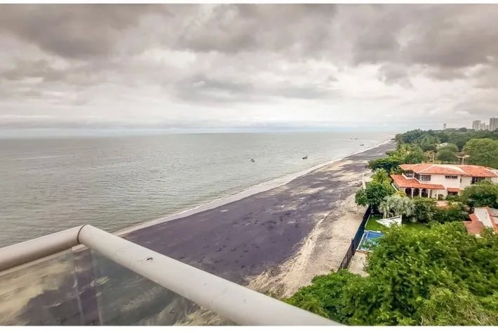 Se alquila apartamento frente al mar en Farallon, Río Hato
