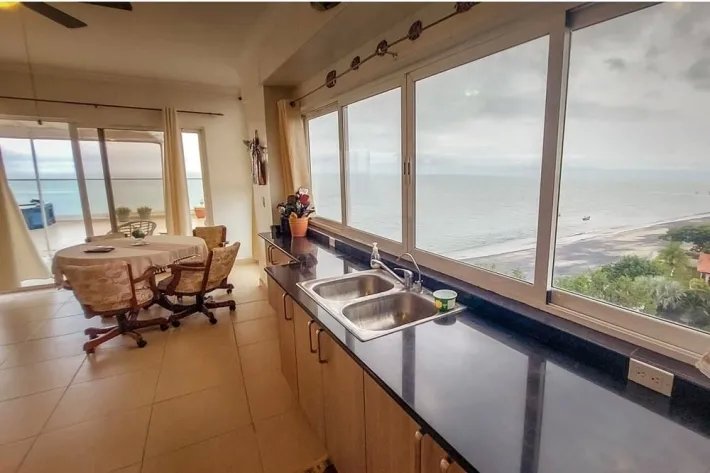Se alquila apartamento frente al mar en Farallon, Río Hato