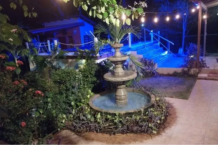 Se vende casa en Los Lirios (Vía a El Valle de Antón)