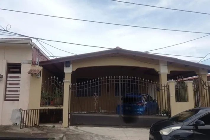 House for sale in Brisas del Golf, Arraiján