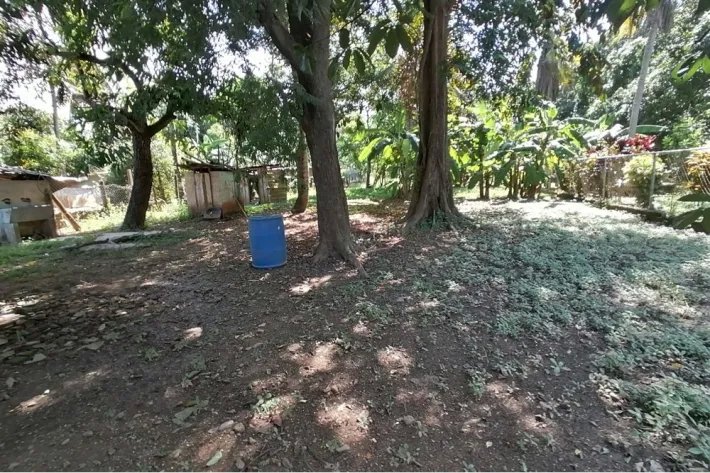 Se vende casa unifamiliar con terreno en Chitré, Herrera