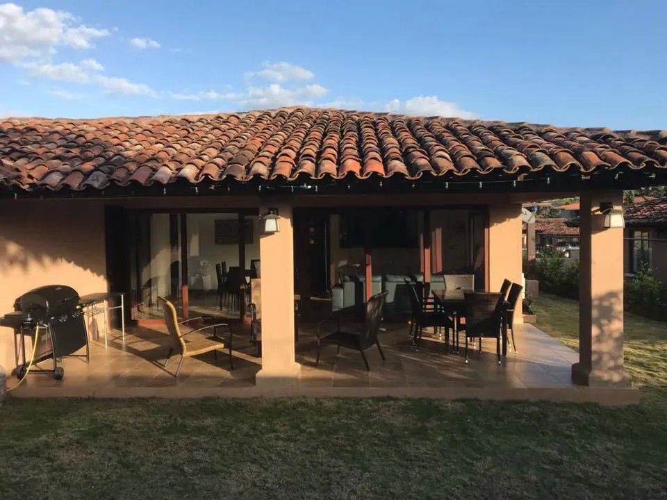 VENDO CASA EN VILLAS DEL CUBITA