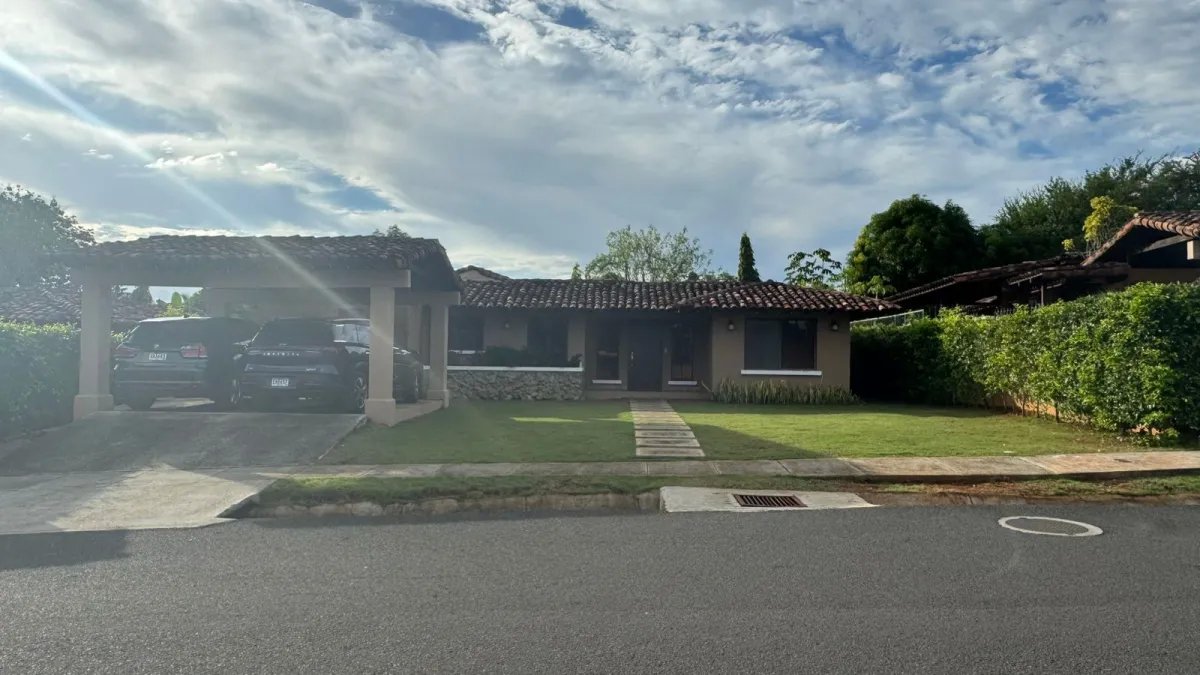 VENDO CASA EN VILLAS DEL CUBITA