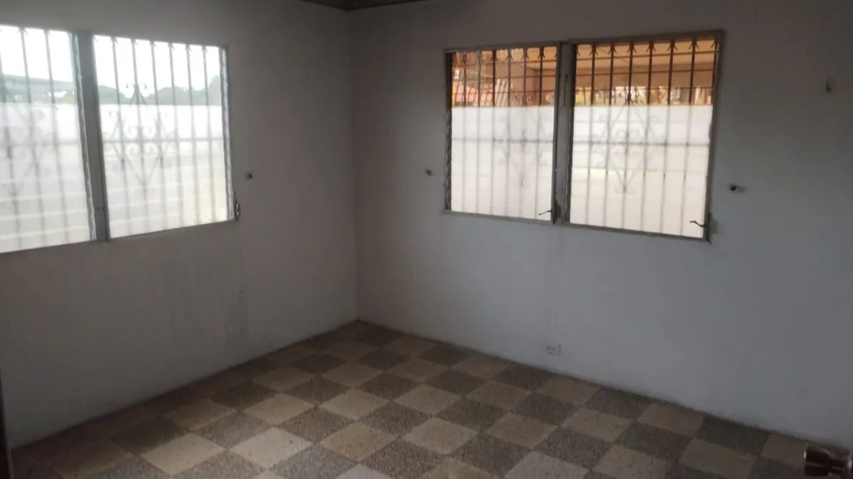 Vendo casa en La Chorrera en vía principal