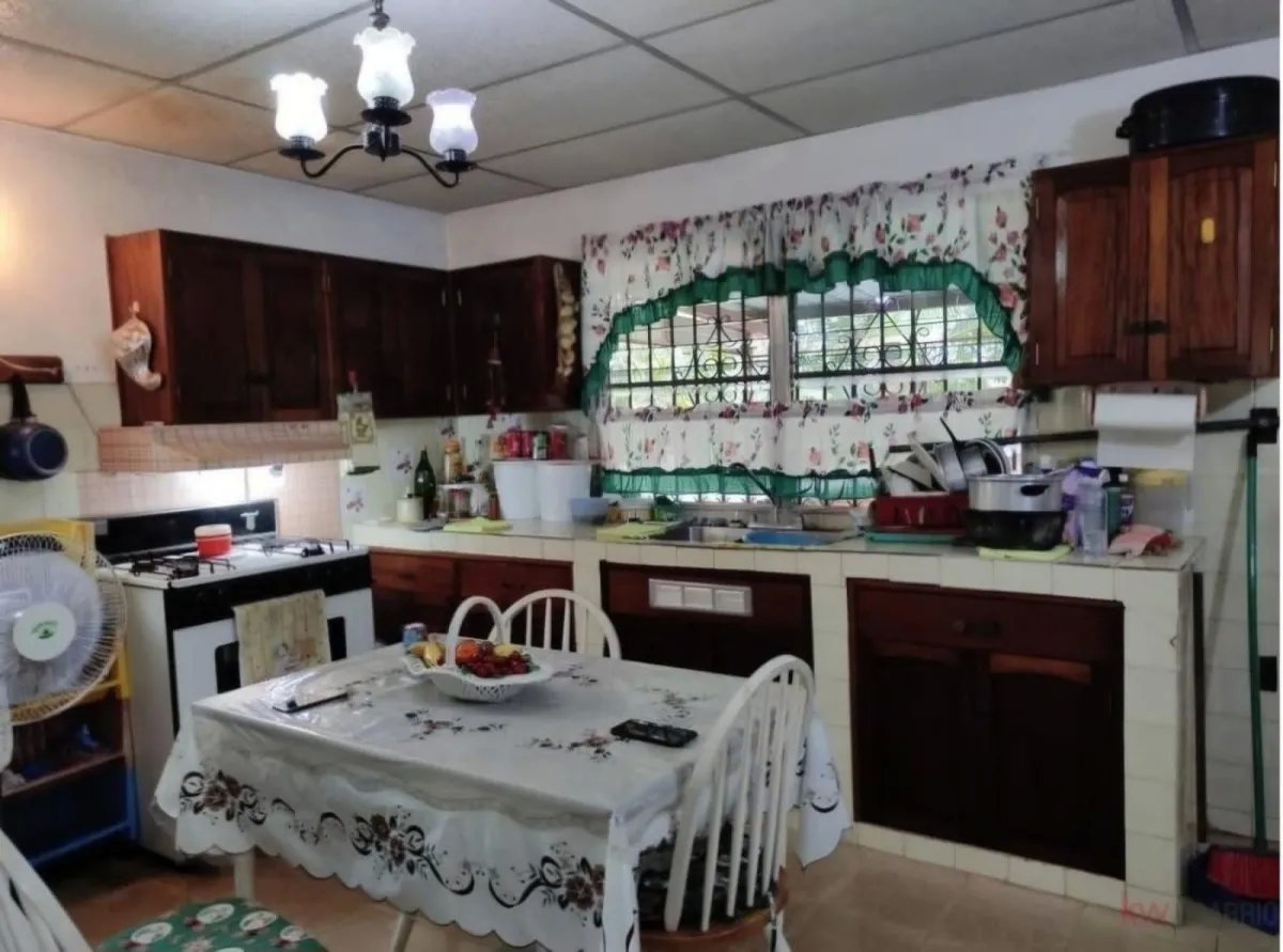 Vendo casa en La Chorrera en vía principal