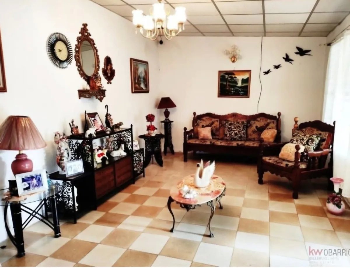Vendo casa en La Chorrera en vía principal