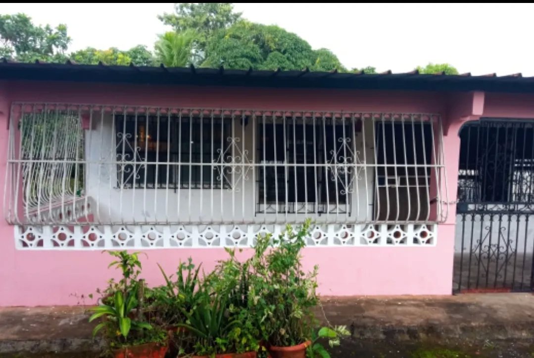 Vendo casa en La Chorrera en vía principal