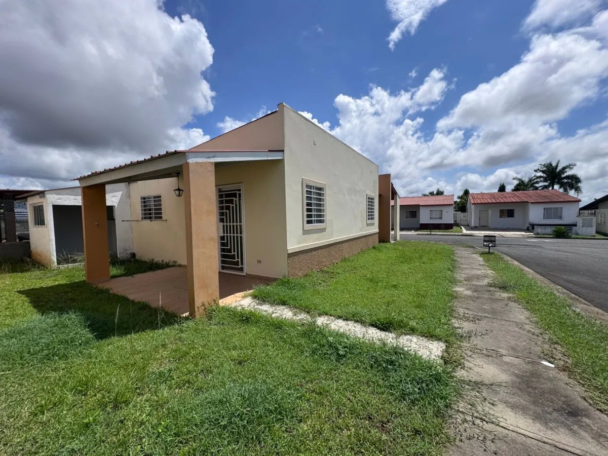 VENDO CASA ARBOLEDAS LOS OLIVOS LA CHORRERA