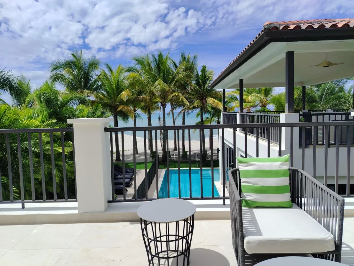 Venta de Casa Lujosa en Buenaventura, Farallón, Coclé