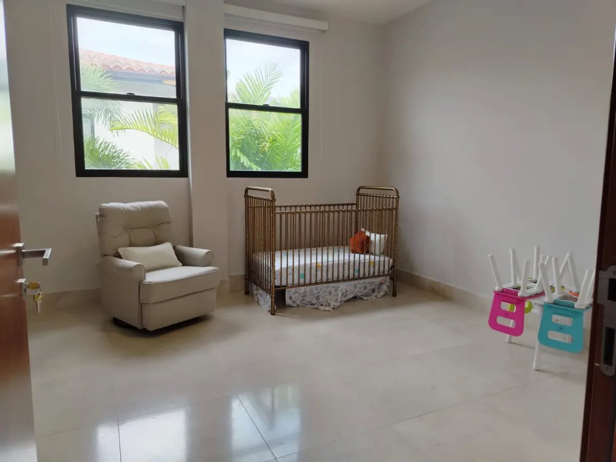 Venta de Casa Lujosa en Buenaventura, Farallón, Coclé
