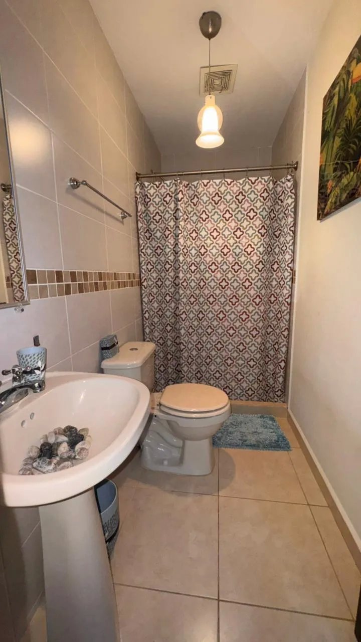 Alquilo casa de 2 niveles en PH Las Arboledas, La chorrera- $. 950
