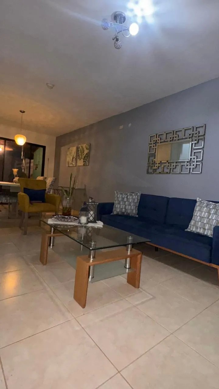 Alquilo casa de 2 niveles en PH Las Arboledas, La chorrera- $. 950