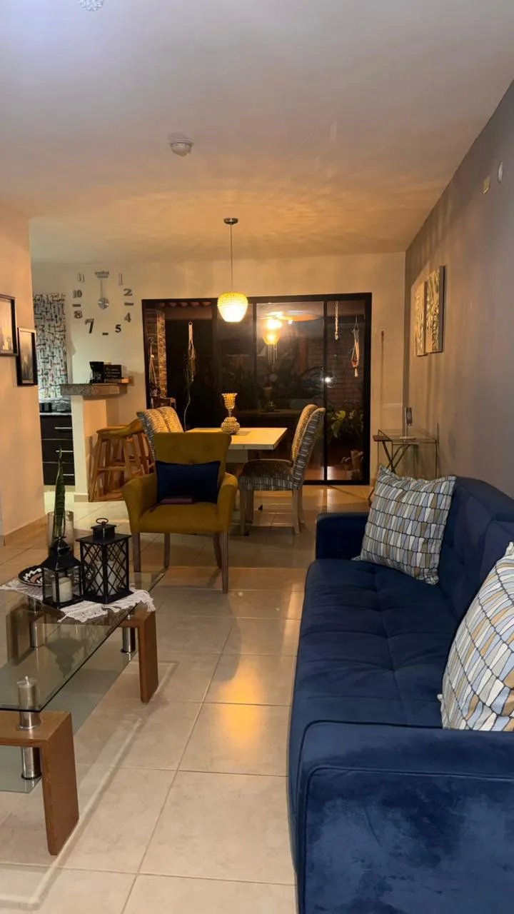Alquilo casa de 2 niveles en PH Las Arboledas, La chorrera- $. 950