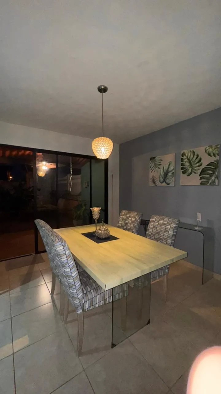 Alquilo casa de 2 niveles en PH Las Arboledas, La chorrera- $. 950