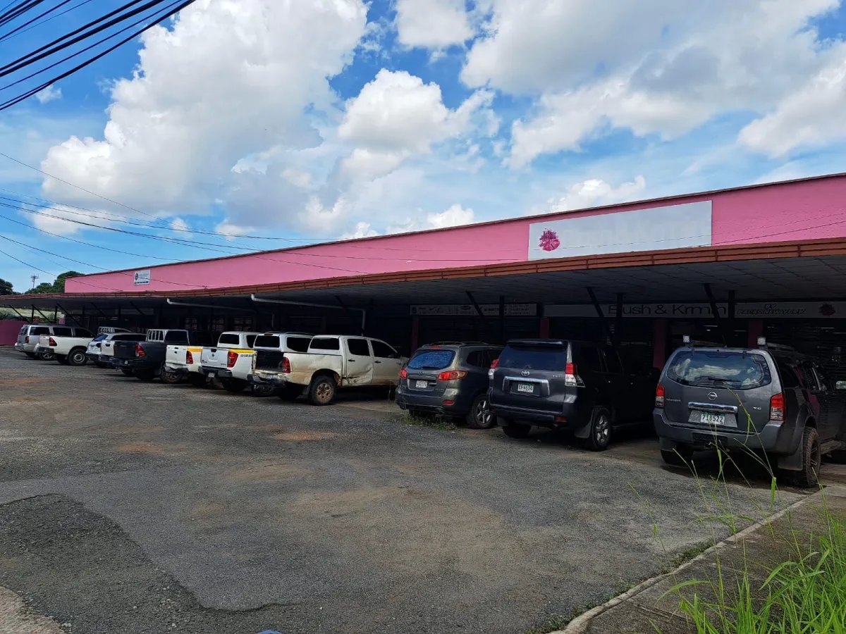 Venta Plaza Comercial en Aguadulce