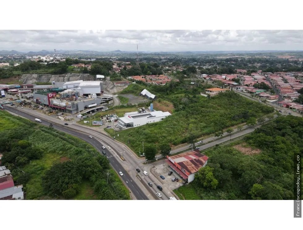 Se vende lote en Chorrera al lado de Anclas Mall