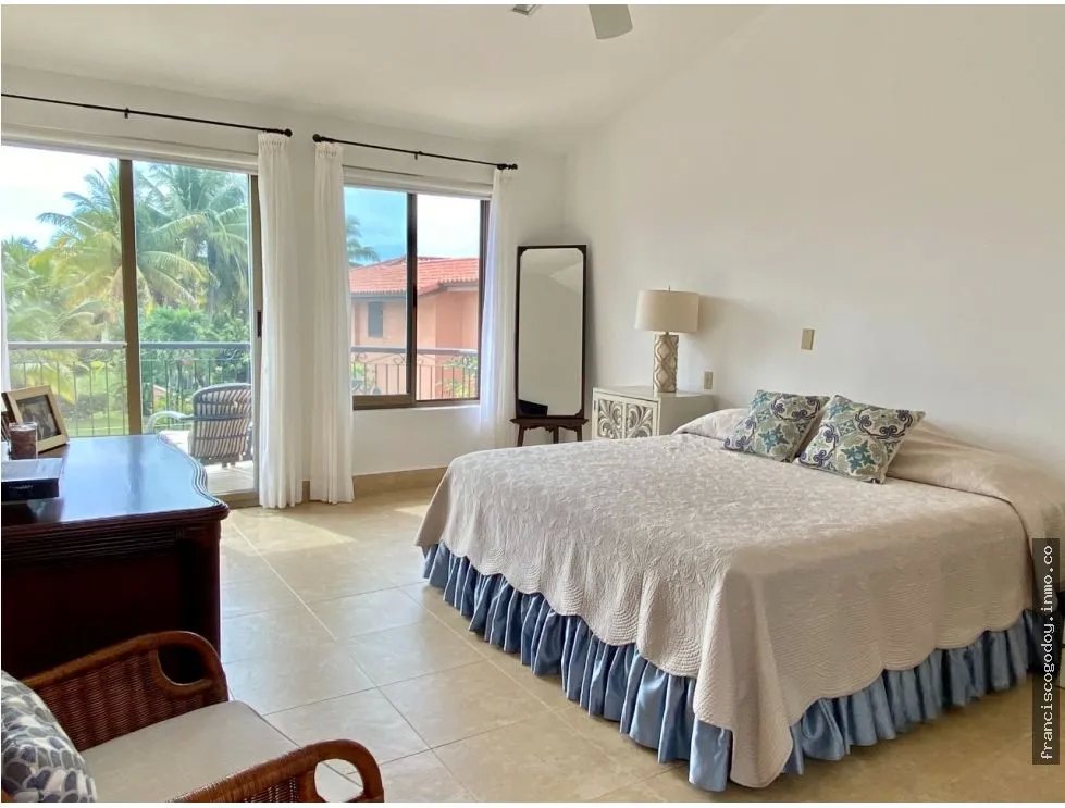 Single Family House for sale in Farallon