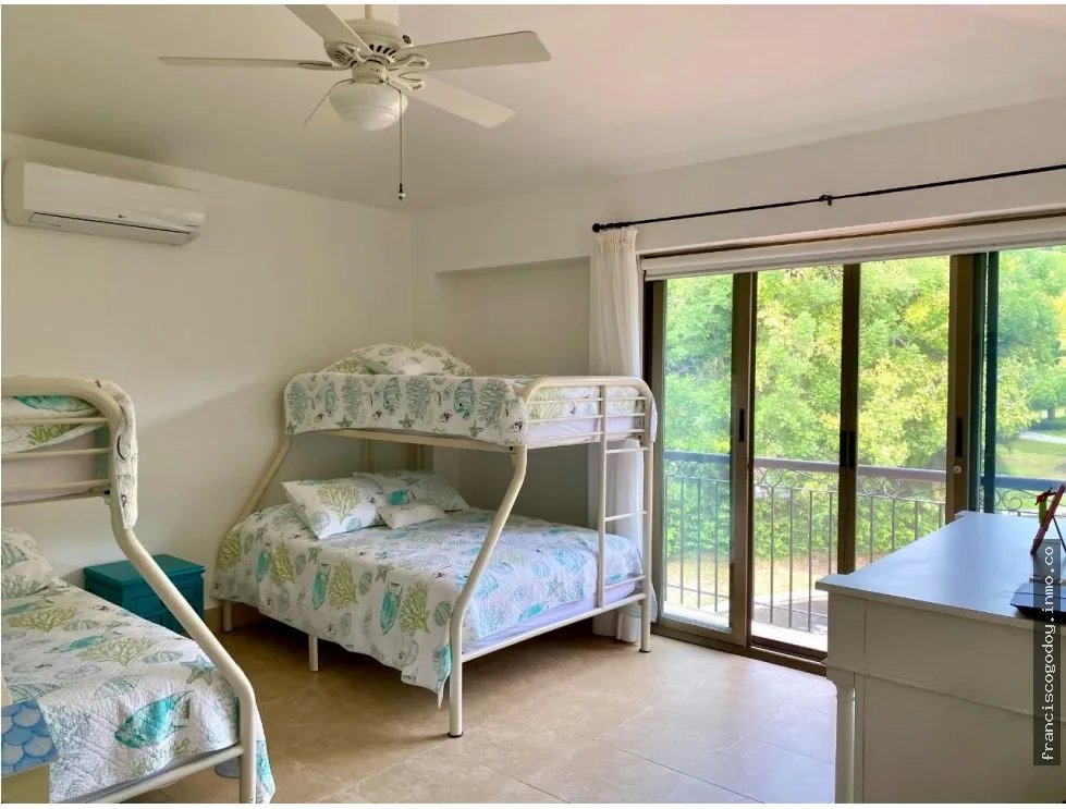 Single Family House for sale in Farallon